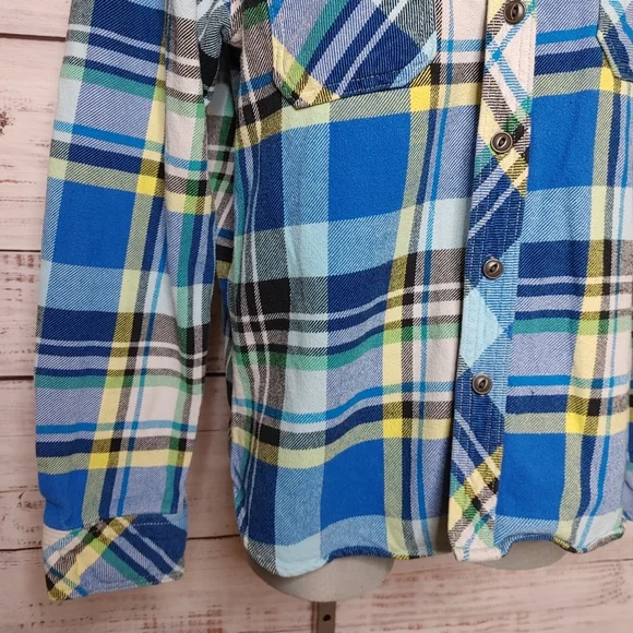 Blue plaid 💯 cotton shacket size M - Picture 3 of 9